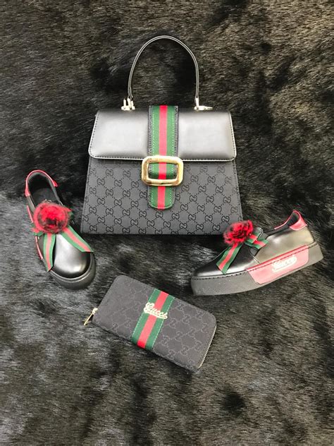 gucci ayakkabı çanta kombin